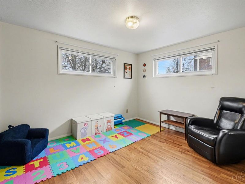 1 Jennings Road, Greenhills, OH 45218 Photo 12