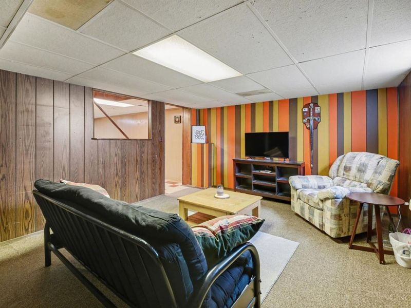 1 Jennings Road, Greenhills, OH 45218 Photo 20