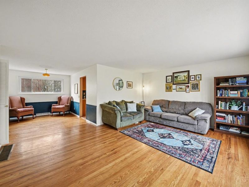 1 Jennings Road, Greenhills, OH 45218 Photo 4