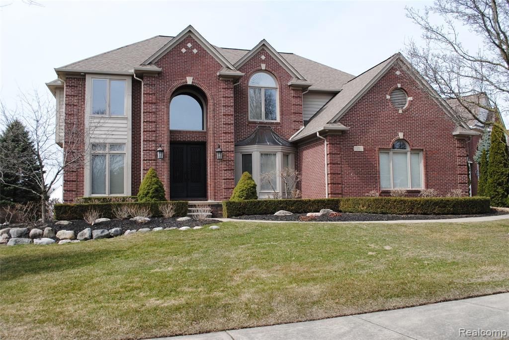 1271 Tulberry Circle, Rochester, MI 48306 Main Photo