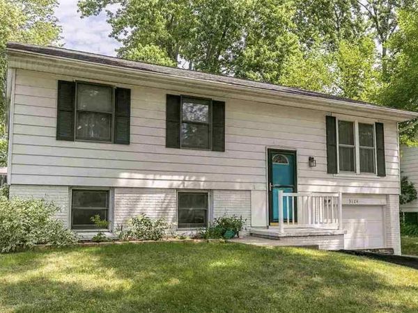 3124 Pebble Dr SW, Cedar Rapids, IA 52404