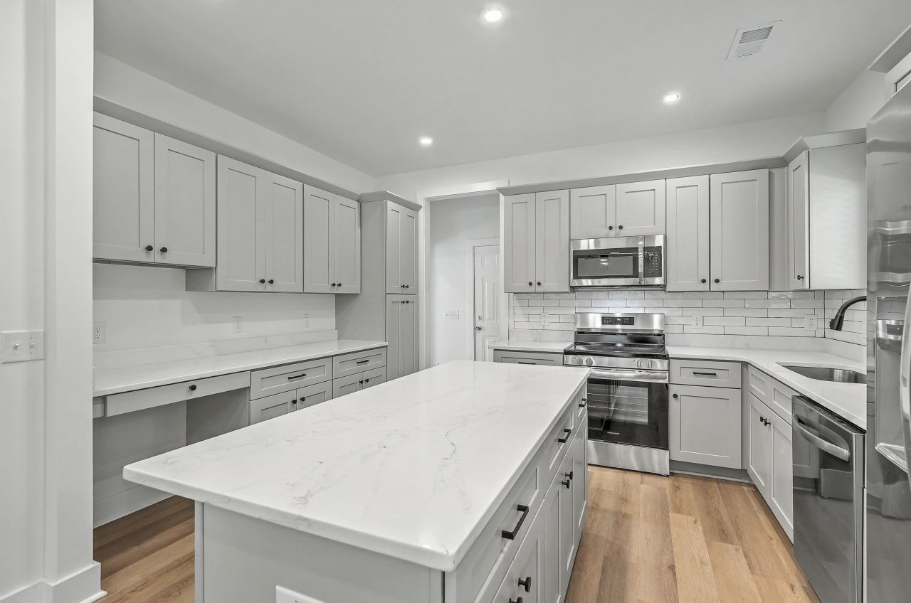 118 Blanchard Street Photo 4