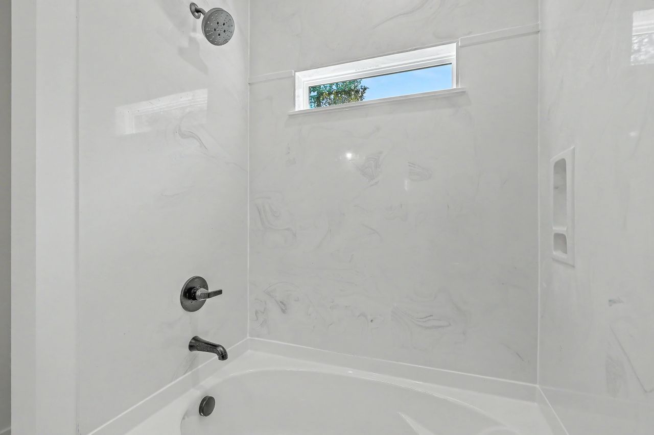 118 Blanchard Street Photo 9