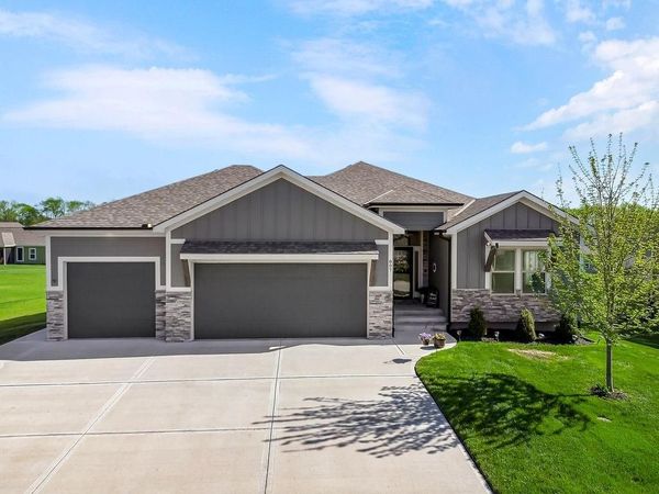 807 W Solomon Drive, Lone Jack, MO 64086