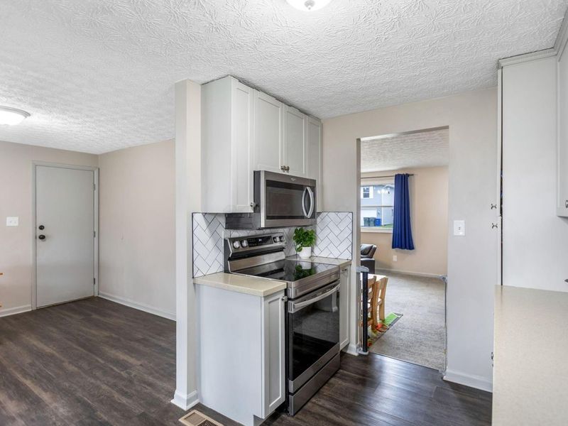 1974 New Market Drive, Grove City, OH 43123 Photo 14