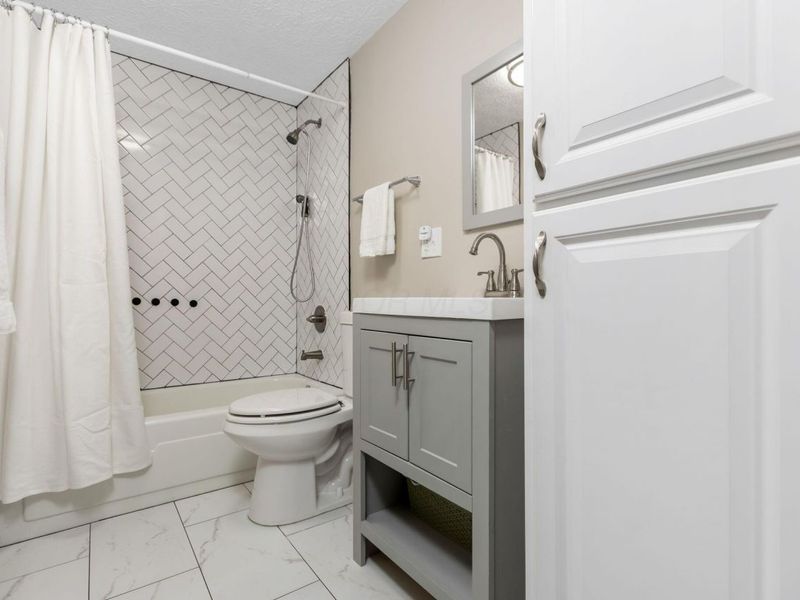 1974 New Market Drive, Grove City, OH 43123 Photo 17