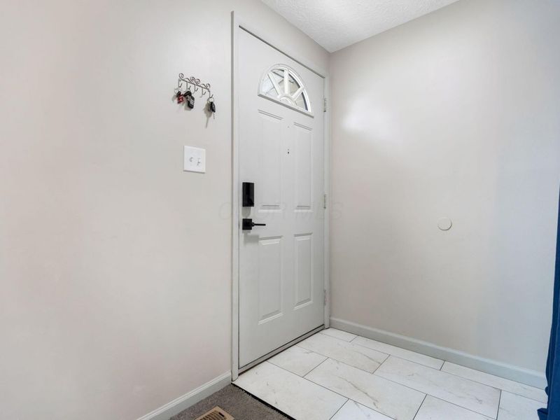 1974 New Market Drive, Grove City, OH 43123 Photo 6