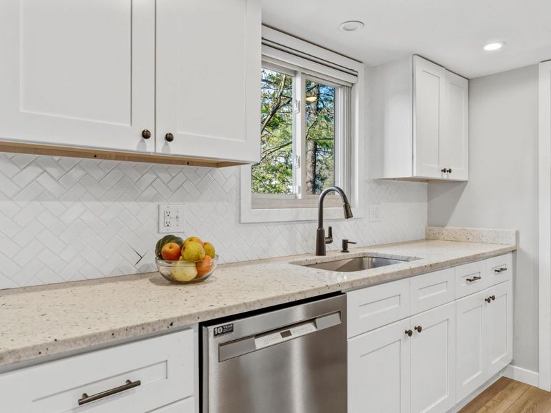 995 Lori Lane, Westerville, OH 43081 Photo 13