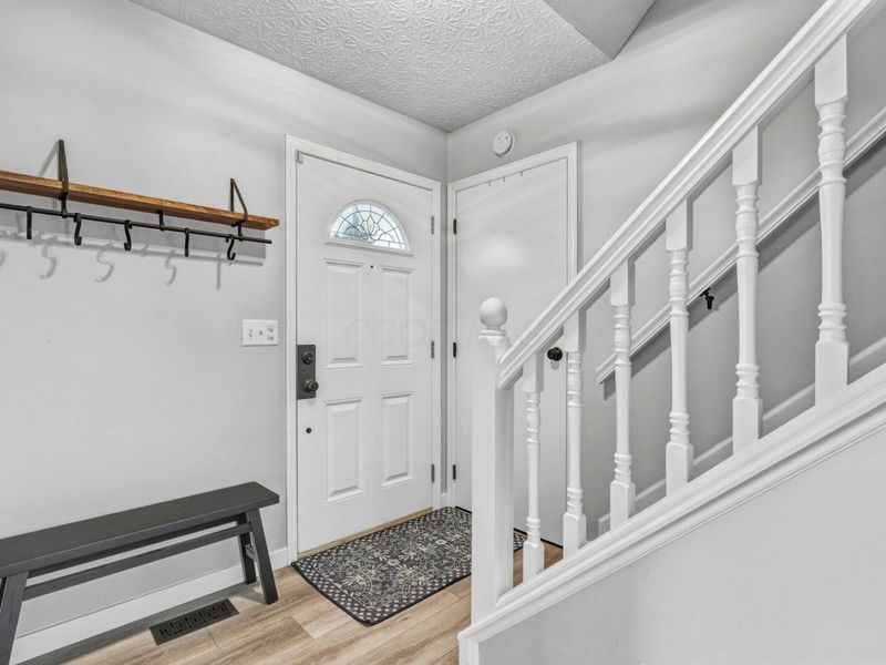 995 Lori Lane, Westerville, OH 43081 Photo 6