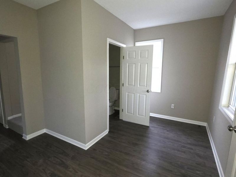 647 E Walnut Street , Lancaster, OH 43130 Photo 2