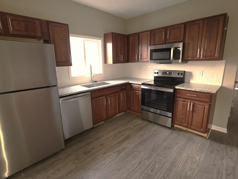 647 E Walnut Street , Lancaster, OH 43130 Photo 4