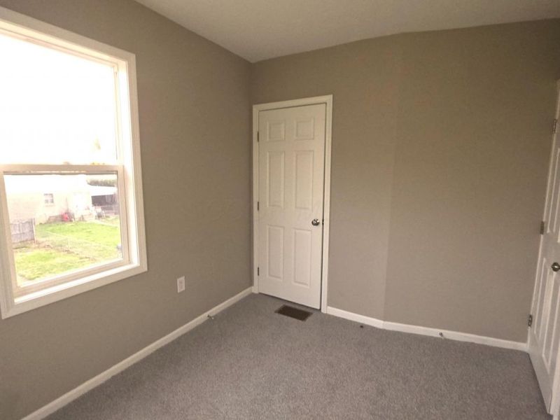 647 E Walnut Street , Lancaster, OH 43130 Photo 6