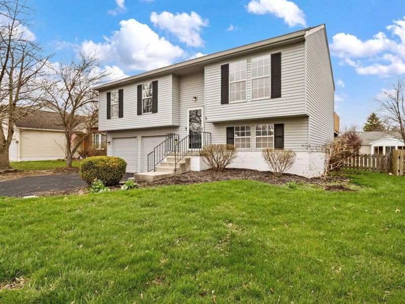 5708 Saucony Drive, Hilliard, OH 43026 Photo 1