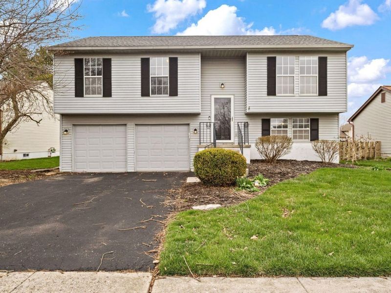 5708 Saucony Drive, Hilliard, OH 43026 Photo 2