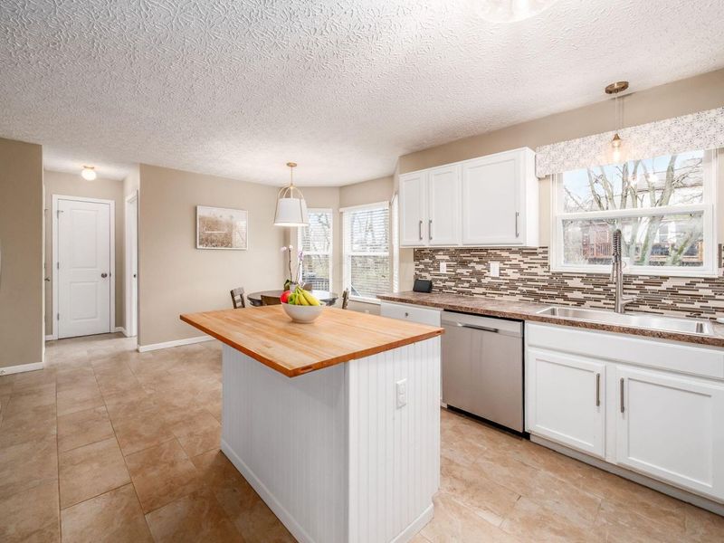 411 Grand Circuit Boulevard, Delaware, OH 43015 Photo 14