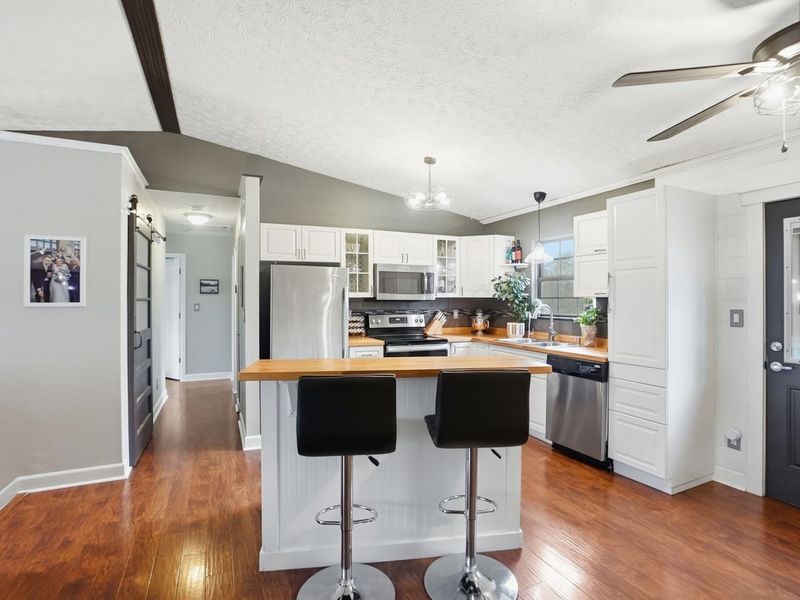 2425 Sanford Drive, Columbus, OH 43235 Photo 14