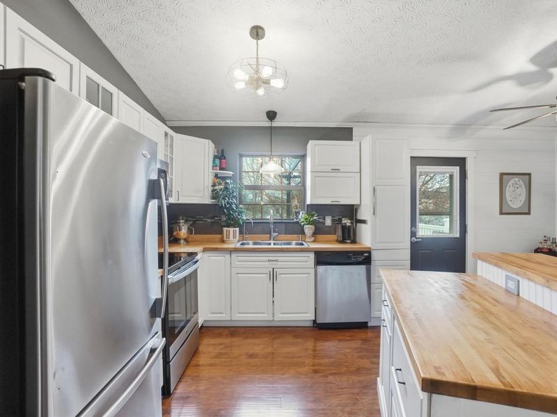 2425 Sanford Drive, Columbus, OH 43235 Photo 16