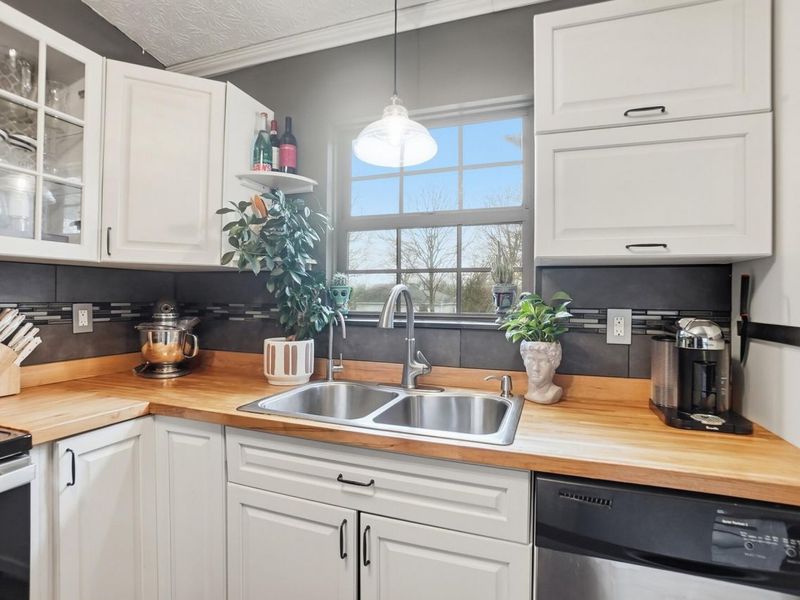 2425 Sanford Drive, Columbus, OH 43235 Photo 17