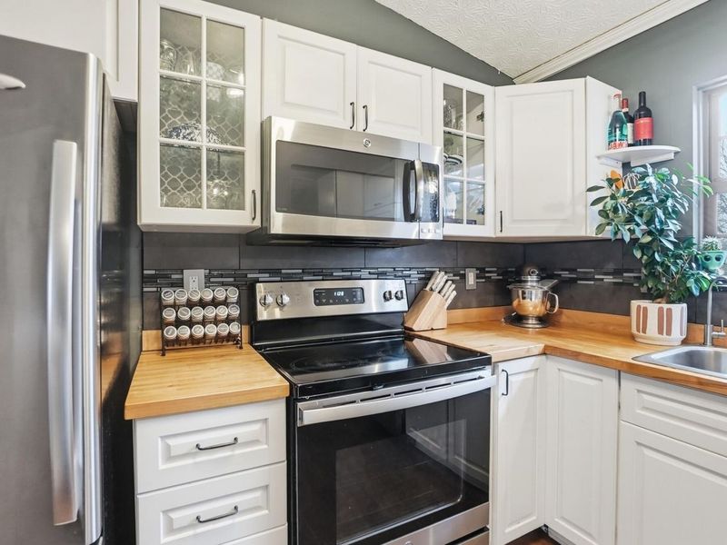 2425 Sanford Drive, Columbus, OH 43235 Photo 19