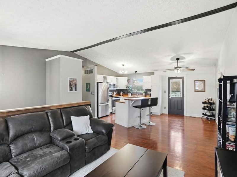 2425 Sanford Drive, Columbus, OH 43235 Photo 8