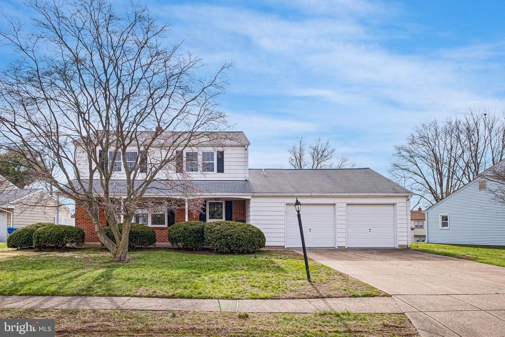 325 E Roosevelt Avenue, New Castle, DE 19720 Main Photo