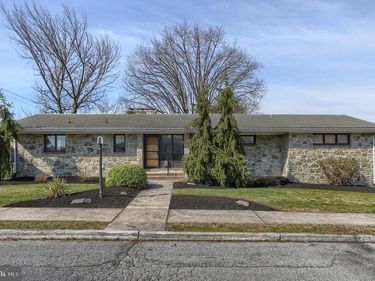 129 S CENTER STREET, CLEONA, PA 17042