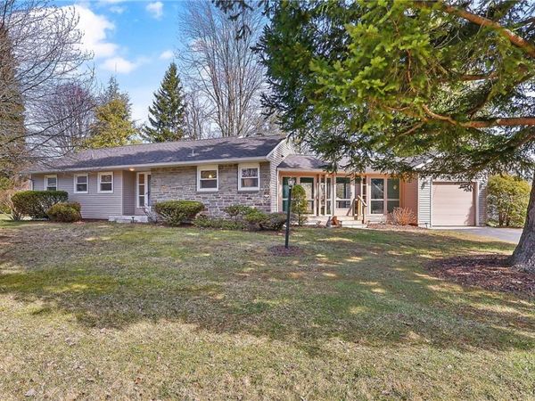 208 Palmer Drive, Fayetteville, NY 13066