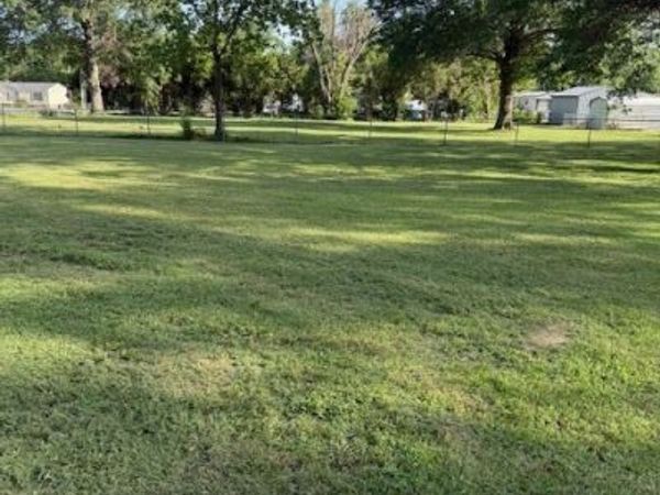 215 S 4th Street, Chouteau, OK 74337