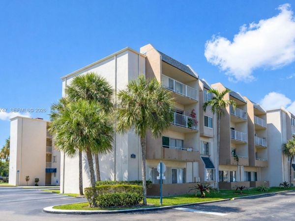 7765 SW 86th St , Unit F2-303, Miami, FL 33143