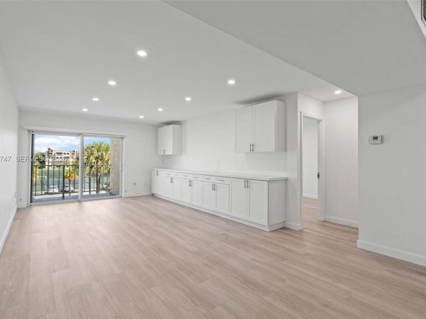 7765 SW 86th St, Unit F2-303, Miami, FL 33143