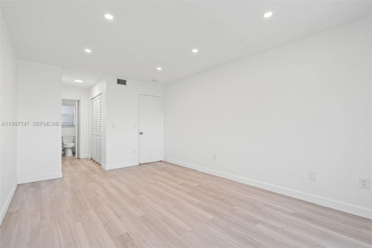 7765 SW 86th St, Unit F2-303, Miami, FL 33143 Photo