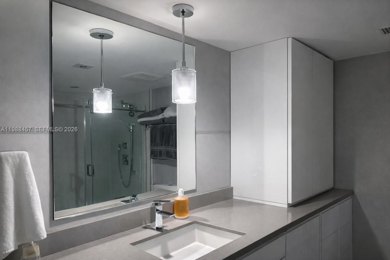 701 Brickell Key Dr , Unit 1611, Miami, FL 33131 Photo