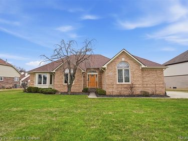 43612 Hoptree Drive, Sterling Heights, MI 48314