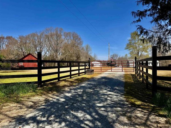 6195 BOBBITT RD, Unincorporated, TN 38057