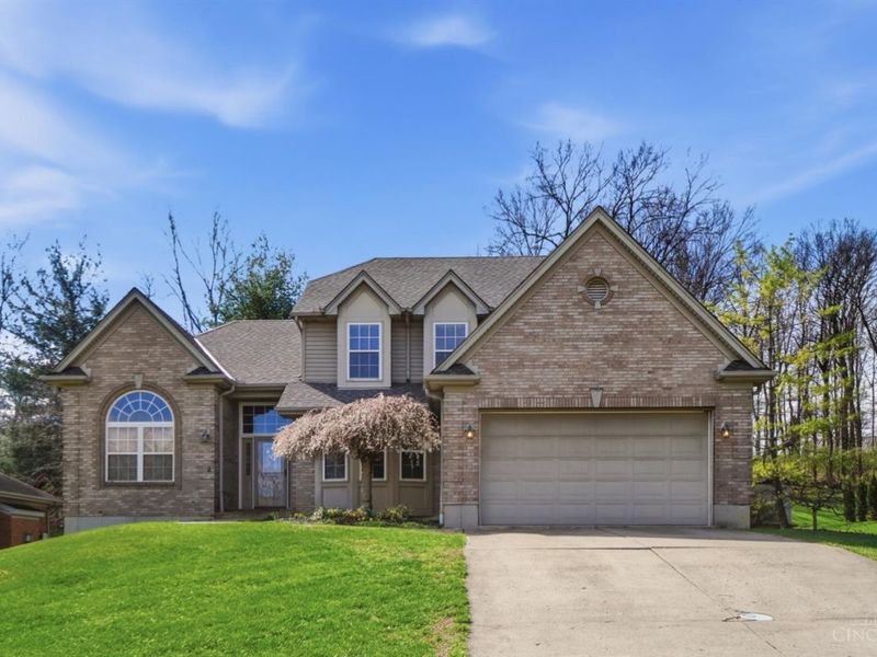 6335 Kaitlyn Court, Cincinnati, OH 45248 Photo 2