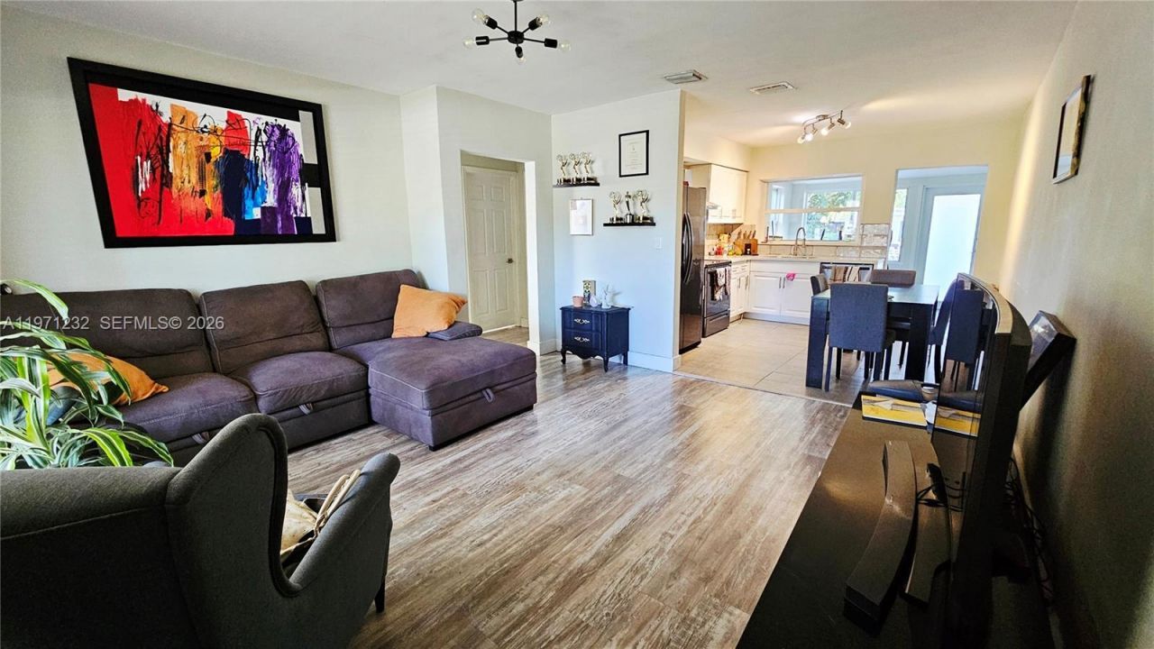 265 NE 116th St, Miami, FL 33161 Photo