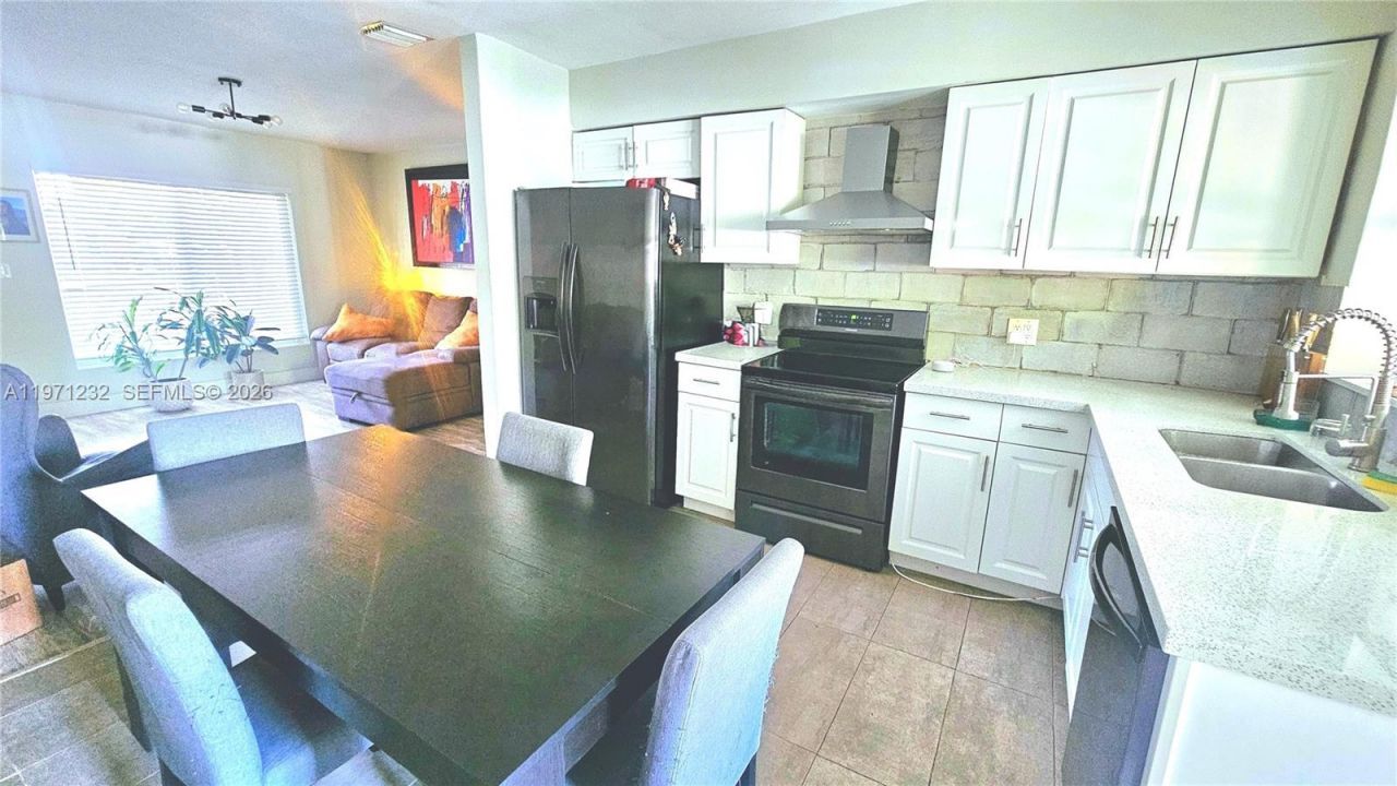 265 NE 116th St, Miami, FL 33161 Photo