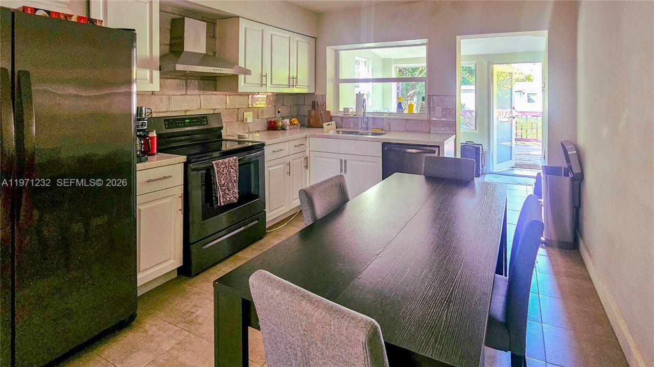 265 NE 116th St, Miami, FL 33161 Photo