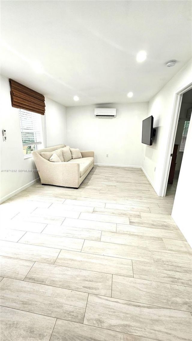 265 NE 116th St, Miami, FL 33161 Photo