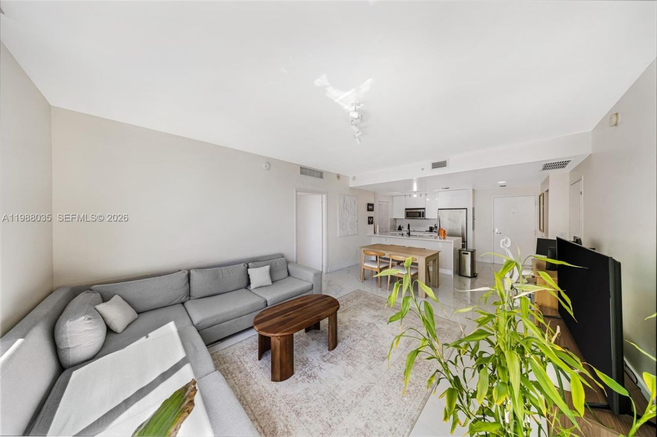 300 S Biscayne Blvd , Unit T-2806, Miami, FL 33131 Photo