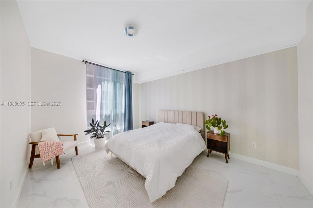 300 S Biscayne Blvd , Unit T-2806, Miami, FL 33131 Photo