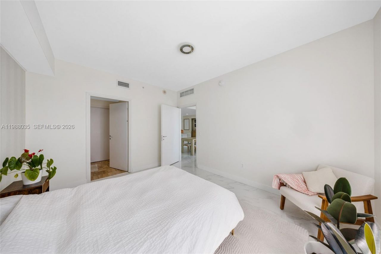 300 S Biscayne Blvd , Unit T-2806, Miami, FL 33131 Photo