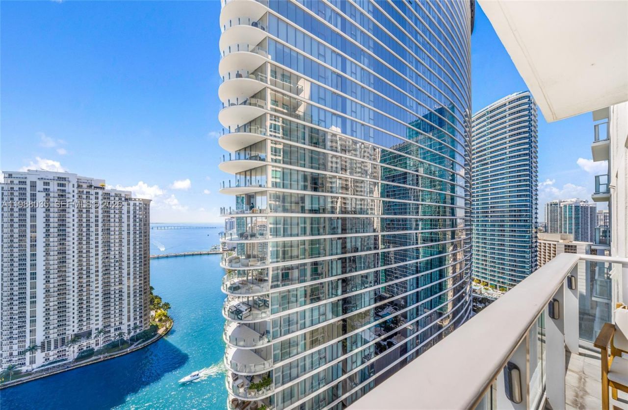 300 S Biscayne Blvd , Unit T-2806, Miami, FL 33131 Photo