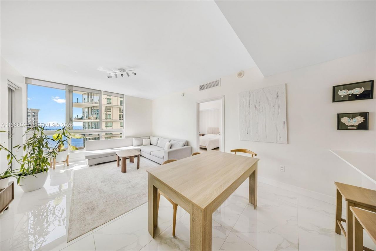 300 S Biscayne Blvd , Unit T-2806, Miami, FL 33131 Photo