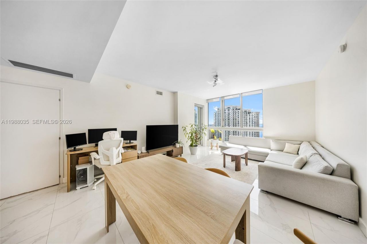 300 S Biscayne Blvd , Unit T-2806, Miami, FL 33131 Photo