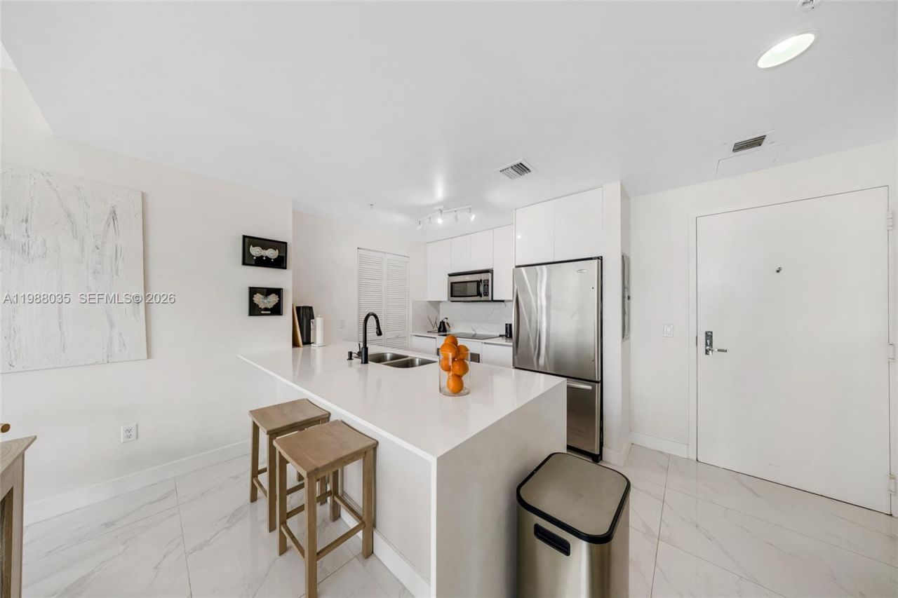 300 S Biscayne Blvd , Unit T-2806, Miami, FL 33131 Photo