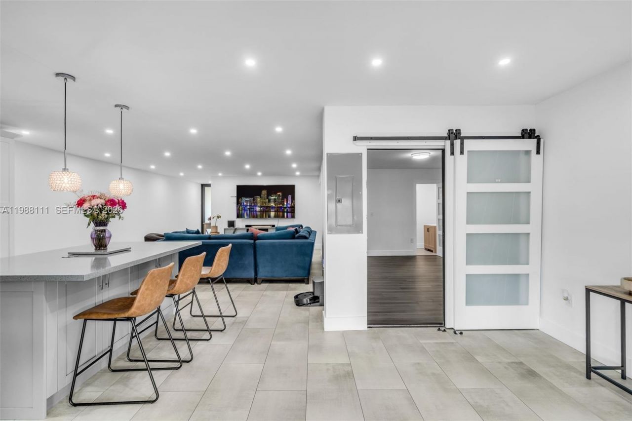 7020 Crown Gate Dr , Miami Lakes, FL 33014 Photo