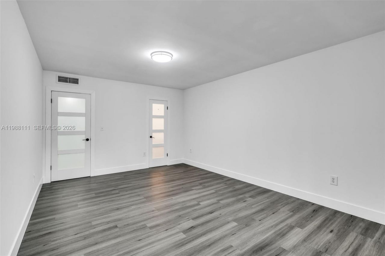 7020 Crown Gate Dr , Miami Lakes, FL 33014 Photo