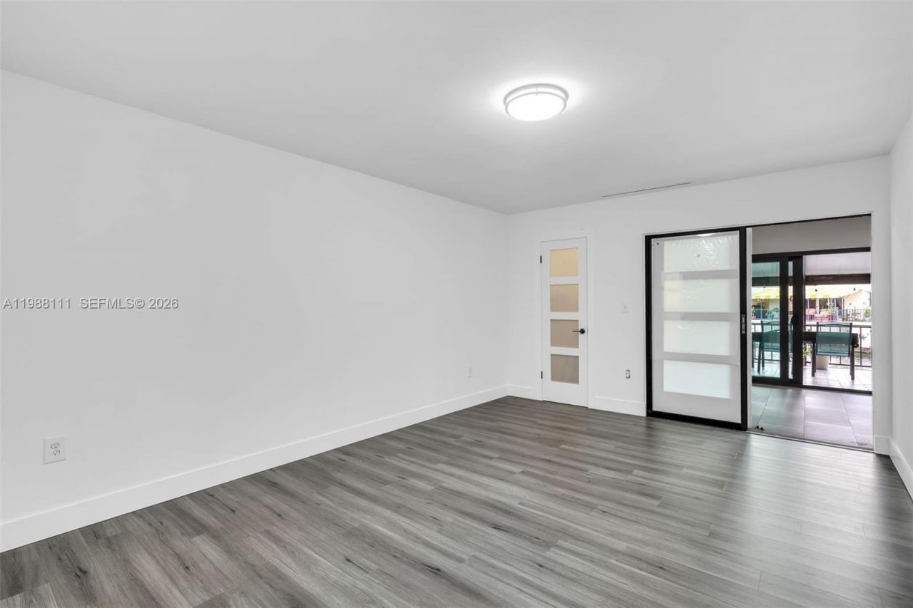 7020 Crown Gate Dr , Miami Lakes, FL 33014 Photo