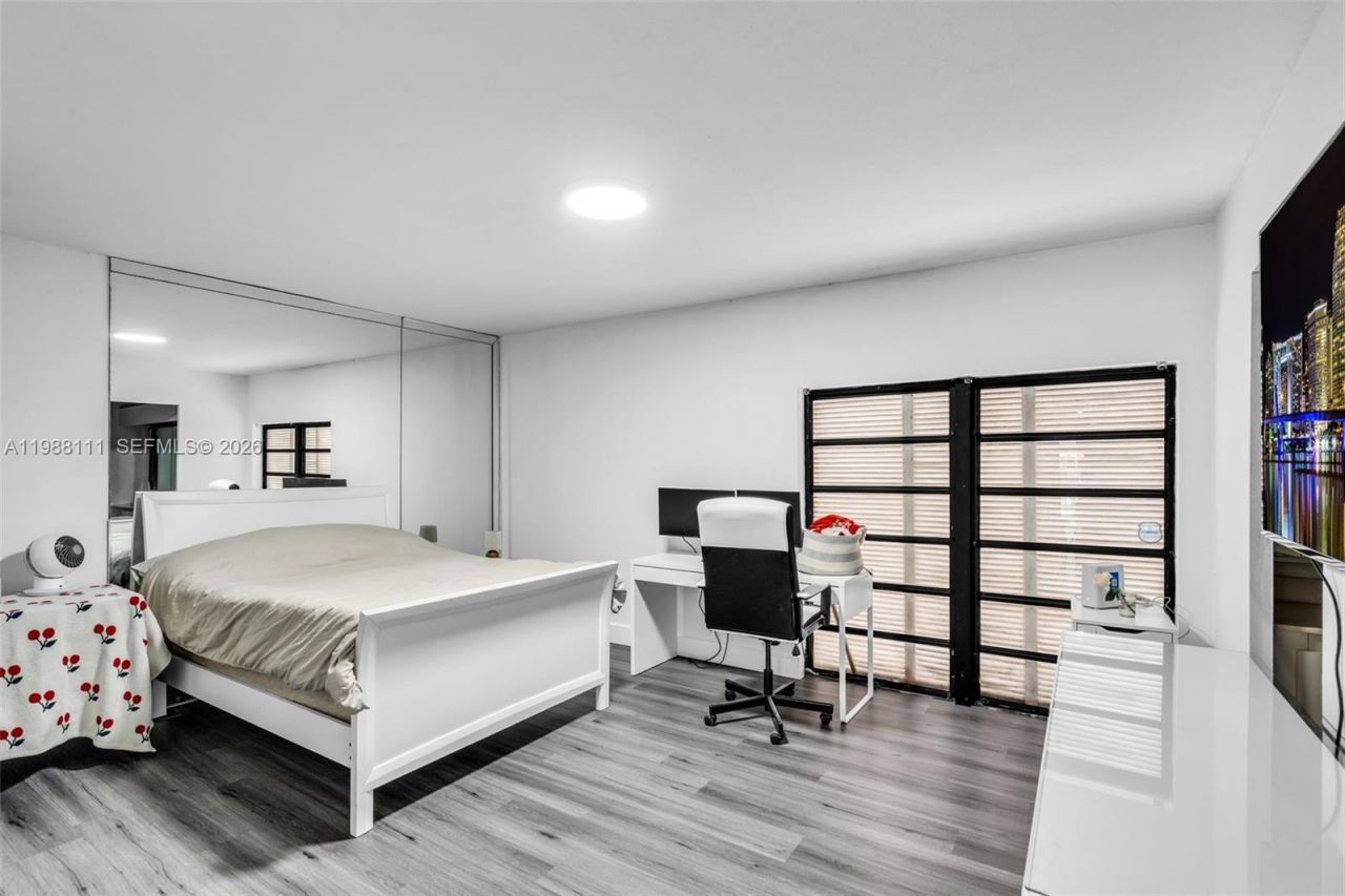 7020 Crown Gate Dr , Miami Lakes, FL 33014 Photo